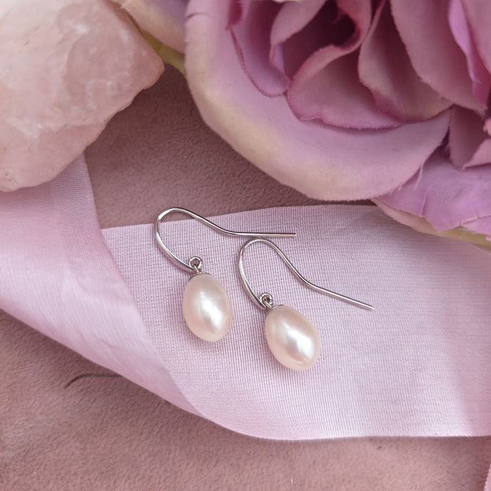 Pearl drop earrings
