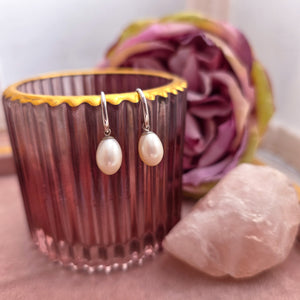 Pearl drop earrings