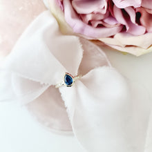 Sapphire and diamond white gold ring